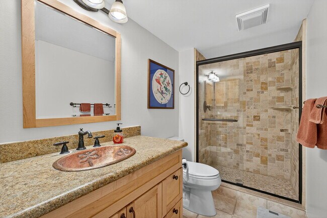 Building Photo - 704 Clubhouse Cir