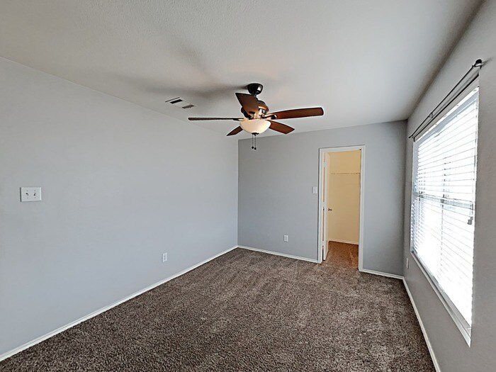 Building Photo - 2101 Franks St