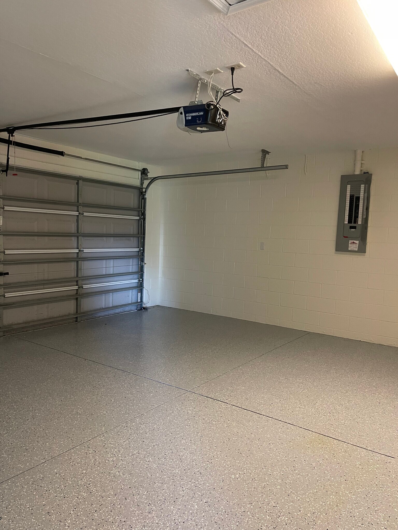 Building Photo - 14 Poplar Ct