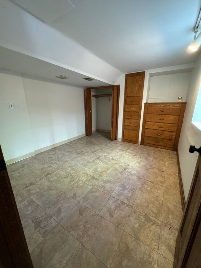 Building Photo - Single Family Home - GREAT Location - High End Finishes