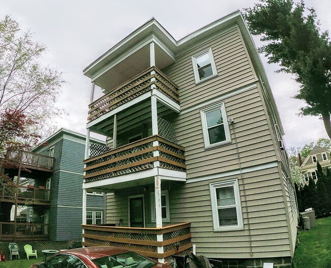 Building Photo - 298 Chestnut Ave