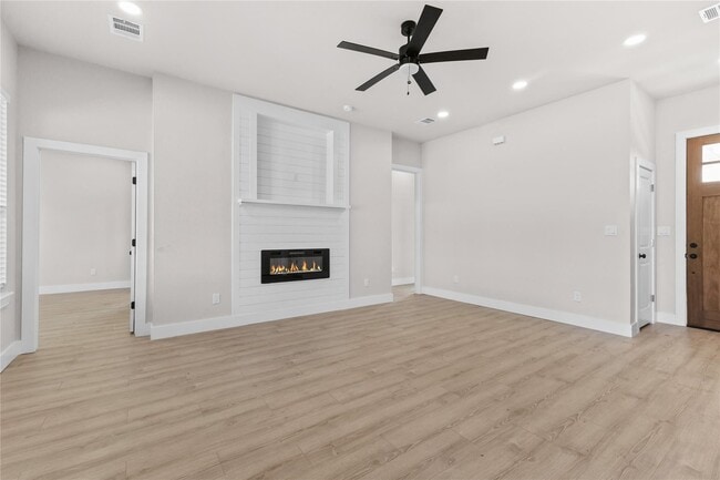 Building Photo - 2315 Progress Dr