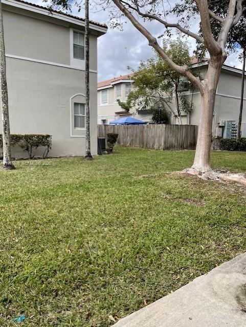 Building Photo - 2900 SE 17th Ave