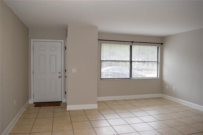 Building Photo - 7423 SW 42nd Pl