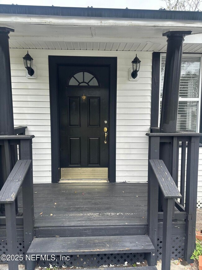 Building Photo - 8543 Fort Caroline Rd