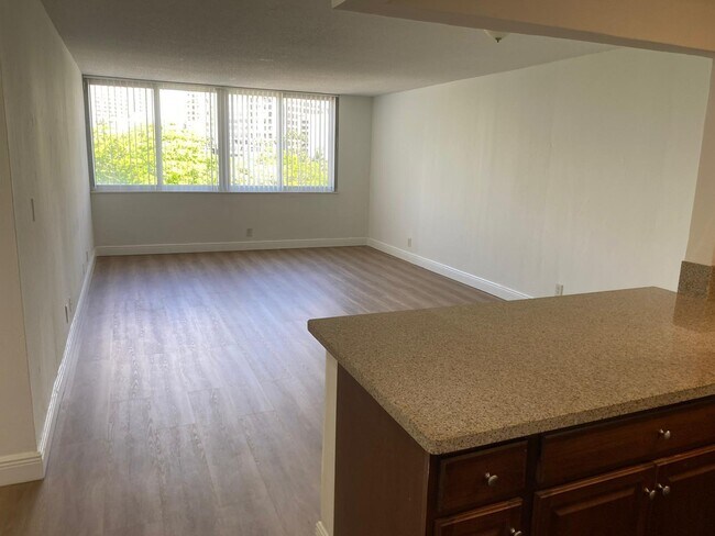 Building Photo - 9143 SW 77th Ave