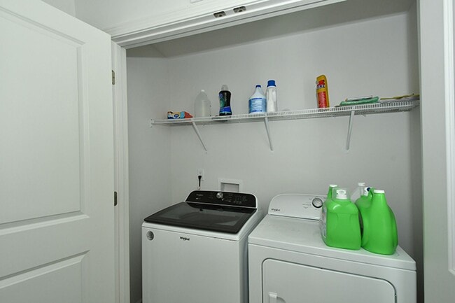 Building Photo - 2046 McDonald Dr