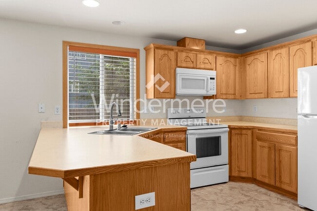 Building Photo - Welcome to your new home in Airway Heights...