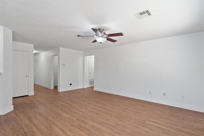 Building Photo - 1015 Glen Meadow Cove