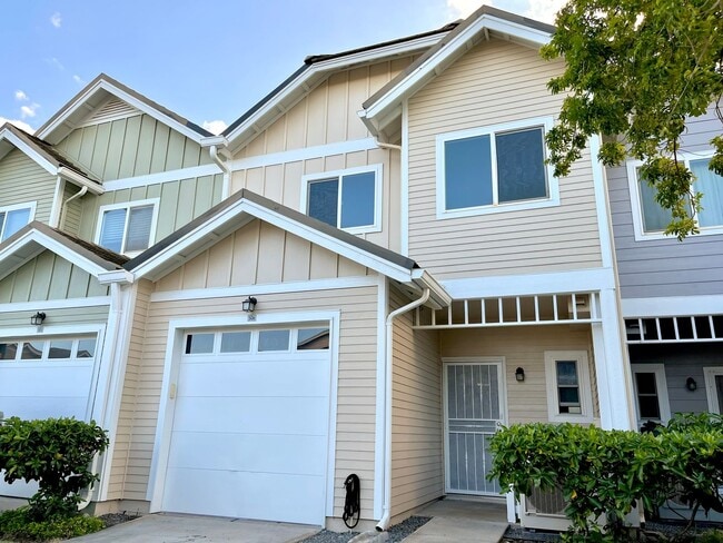Building Photo - Charming 3-Bedroom/2.5-Bath - $3500.00 (He...