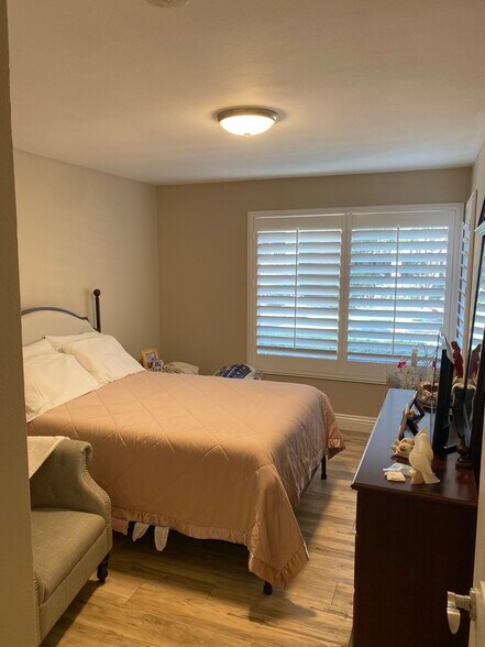 Building Photo - 2380 Del Mar Way