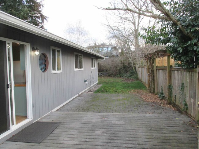 Building Photo - 5002 N 39th St