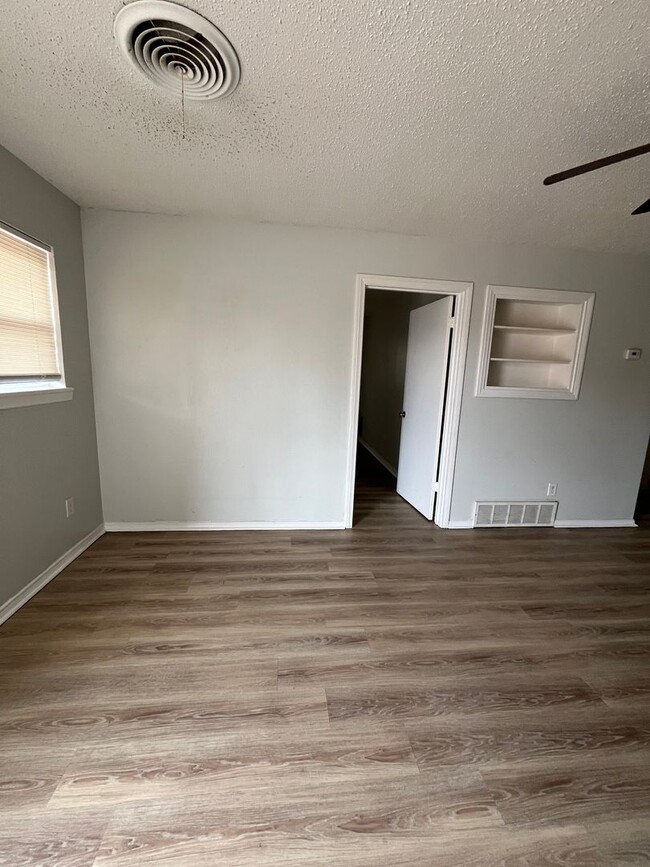 Building Photo - 1618 58th St