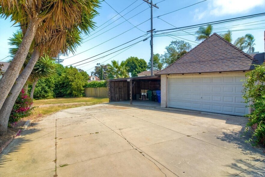 Two Car Garage - 3015 Locust St