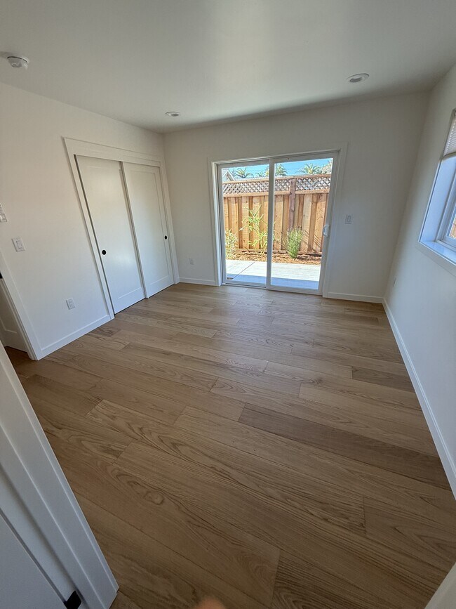 Building Photo - 1212 Chanticleer Ave