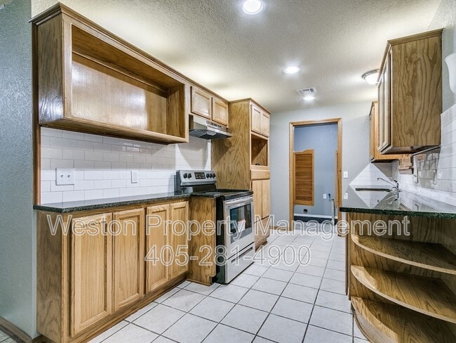 Building Photo - 1304 Regency Blvd