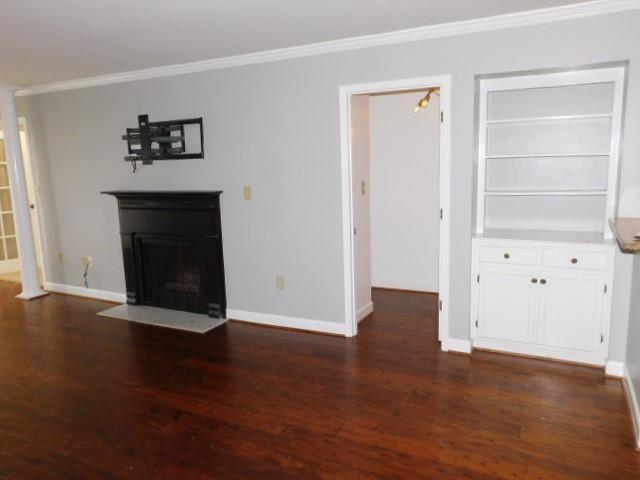 Building Photo - 4115 Pine Heights Dr NE