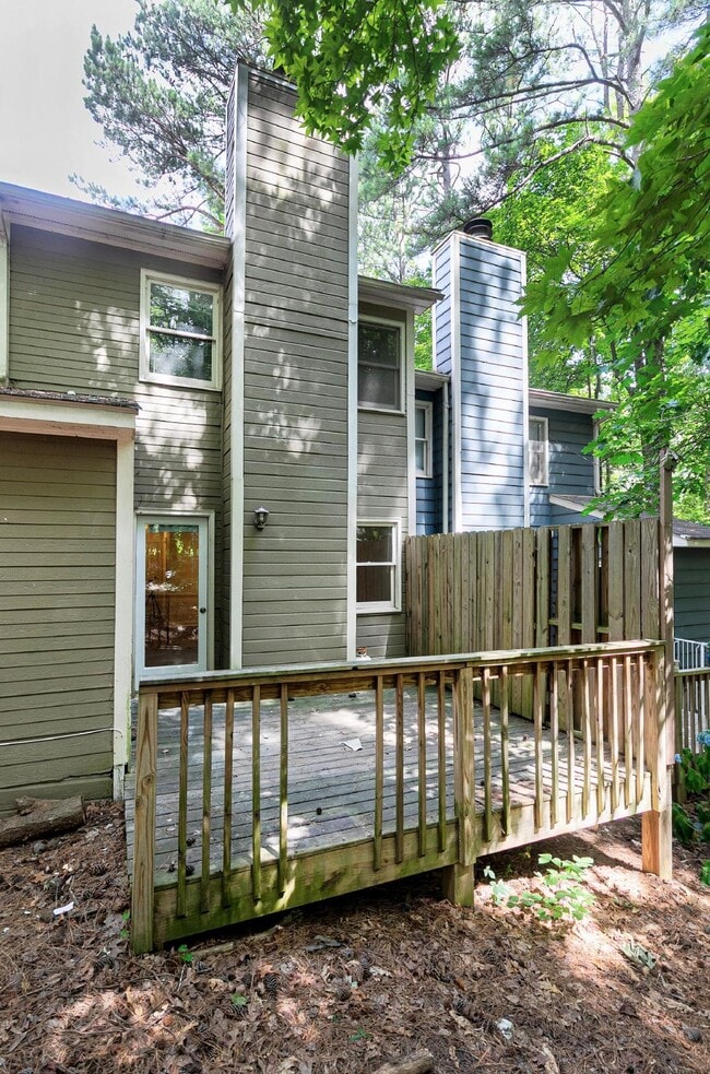 Building Photo - 5541 Kaplan Dr
