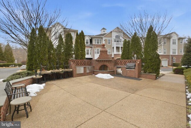 Building Photo - 7871 Rolling Woods Ct