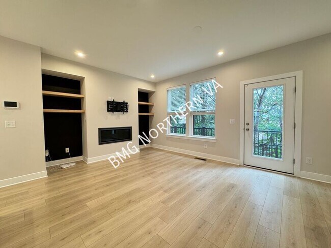 Building Photo - 1021 S Taylor Ct