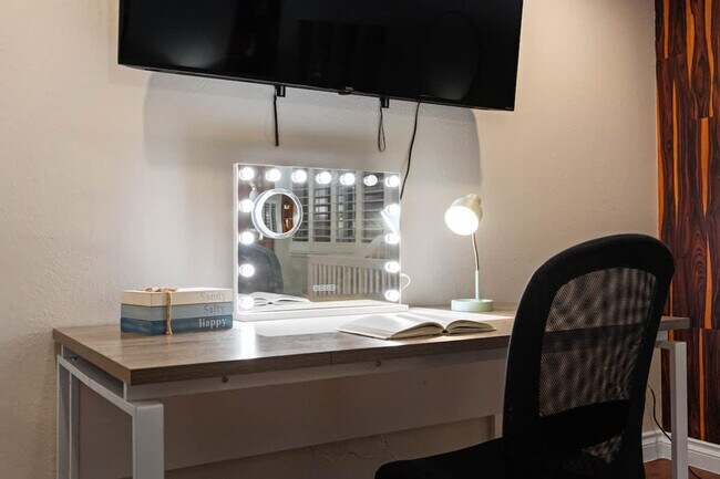 Building Photo - 10150 Sierra Madre Rd