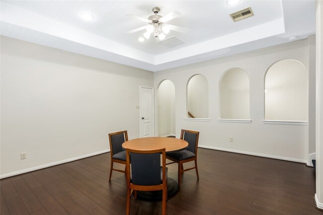 Building Photo - 24322 Bella Florence Dr