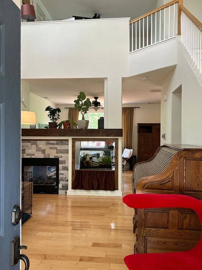 Building Photo - Open floor plan and backs to Open Space! 4...