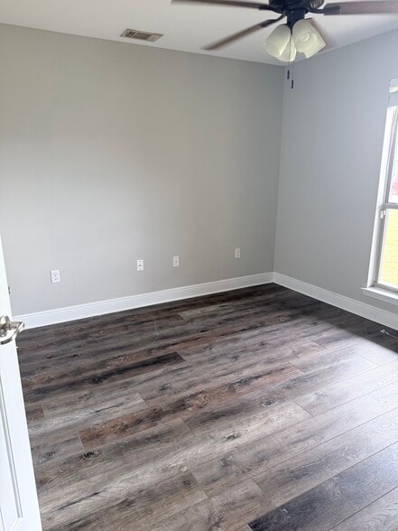 Building Photo - 1944 Bay Pine Cir