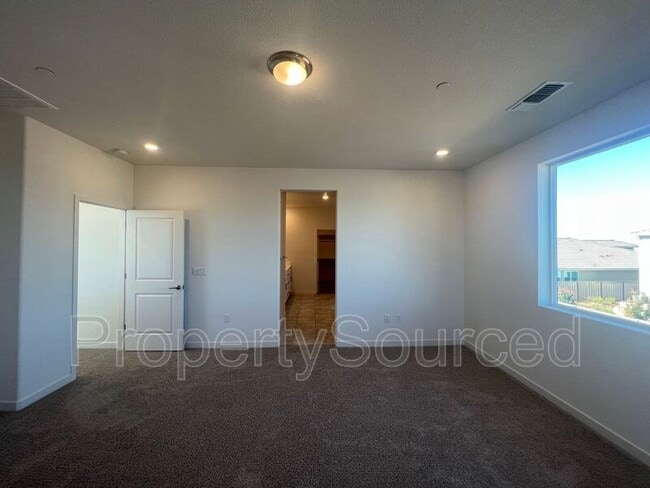 Building Photo - 1029 Pipit St