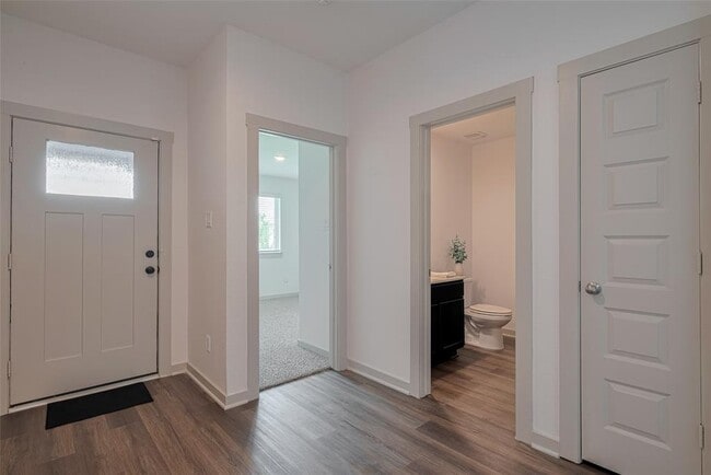 Building Photo - 14519 Sweetwater Dr