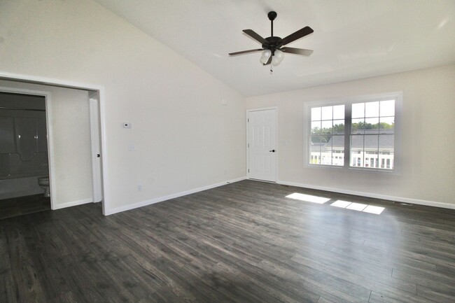 Building Photo - Newer Home for Rent in Brentwood Subdivision!
