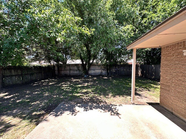 Building Photo - 8607 S Drexel Pl