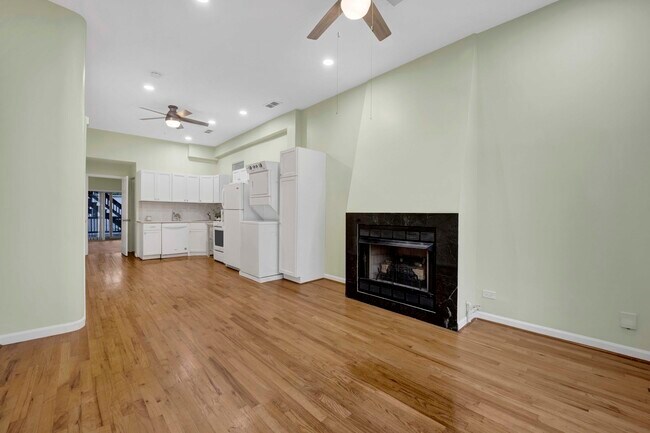 Building Photo - 1329 N Oakley Blvd
