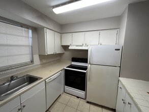 Building Photo - 6505 Winfield Blvd