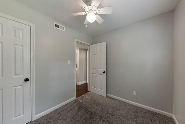Building Photo - 5801 W 81st St