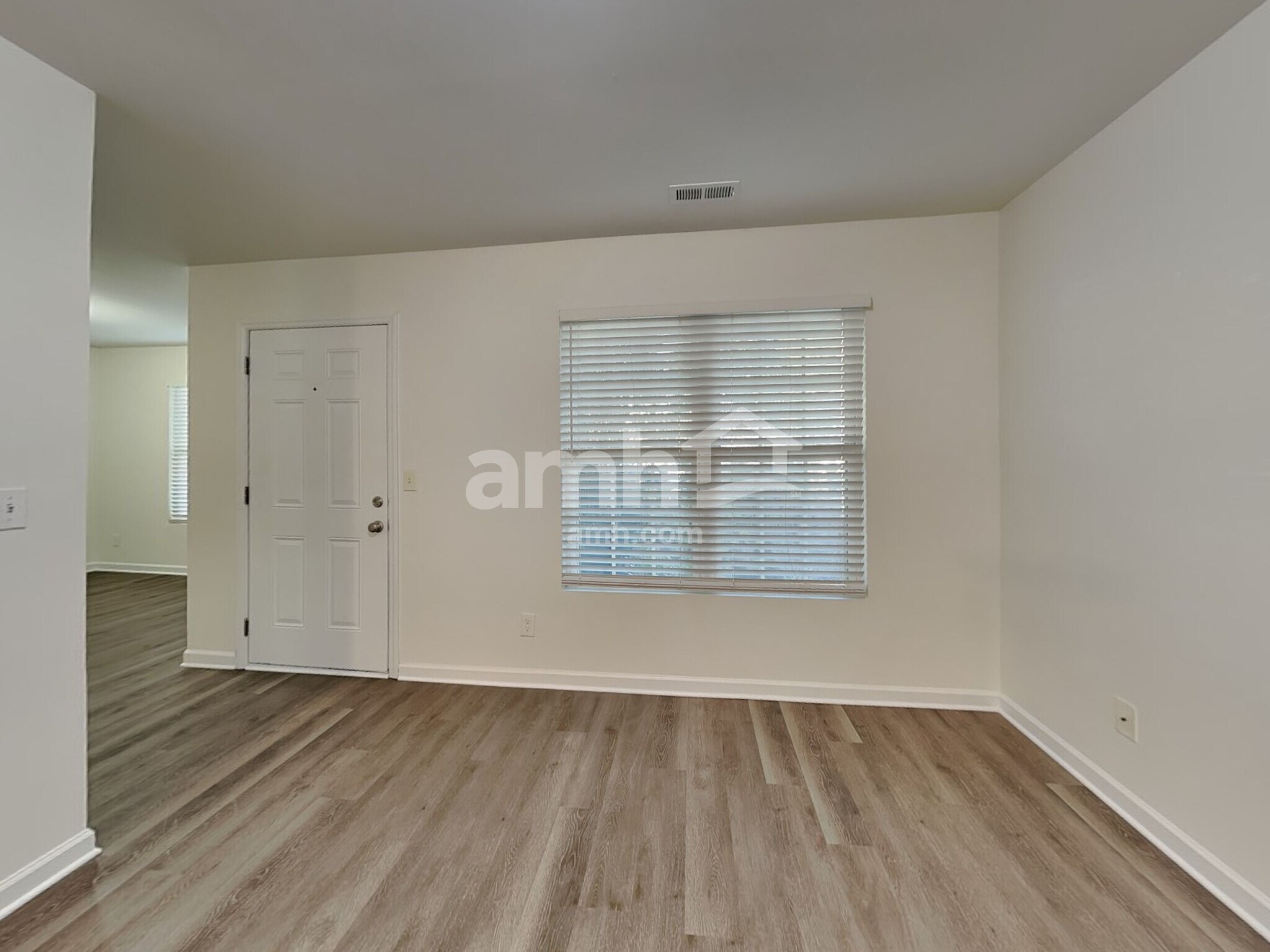 Building Photo - 132 Drewsbury Dr