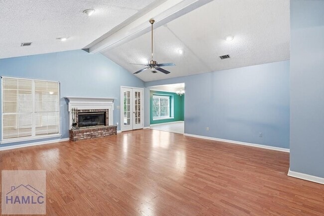 Building Photo - 405 Club Dr