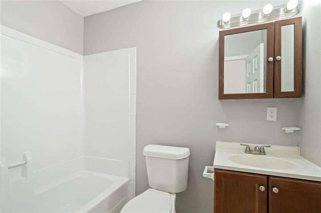 Building Photo - 6925 Cainwood Dr