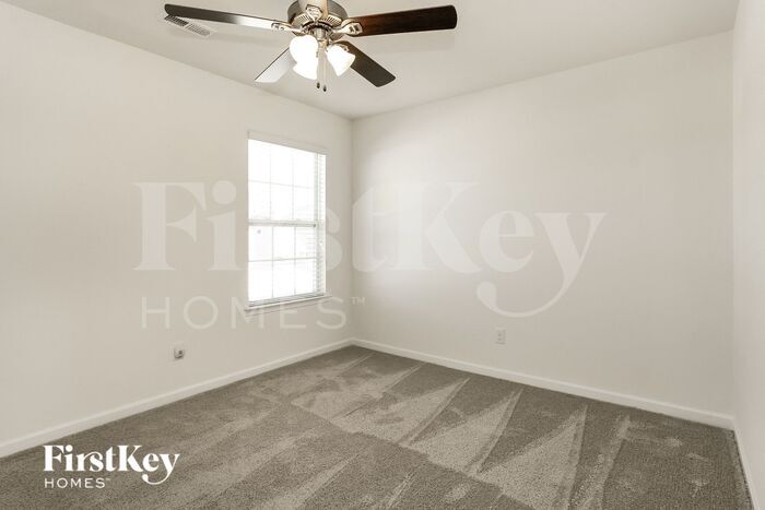Building Photo - 9825 Pollie Little Ln