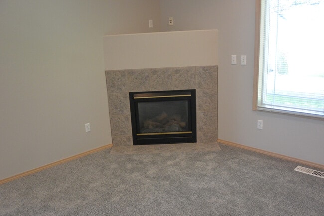 Building Photo - 2203 NE 163rd Ave