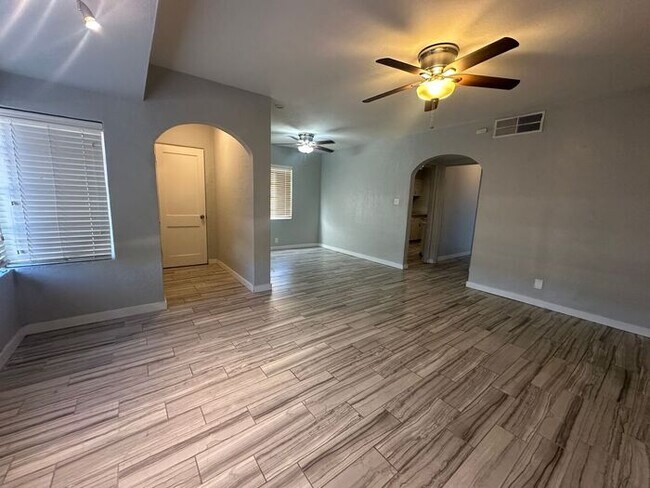 Building Photo - Vintage Ranch Home