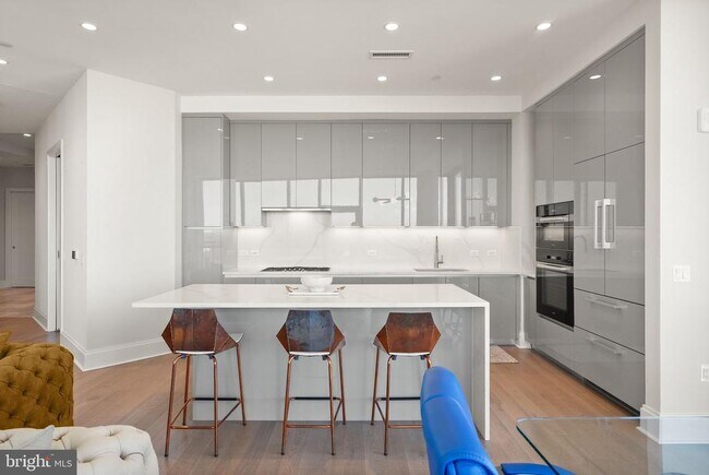 Building Photo - 7887 Jones Branch Dr