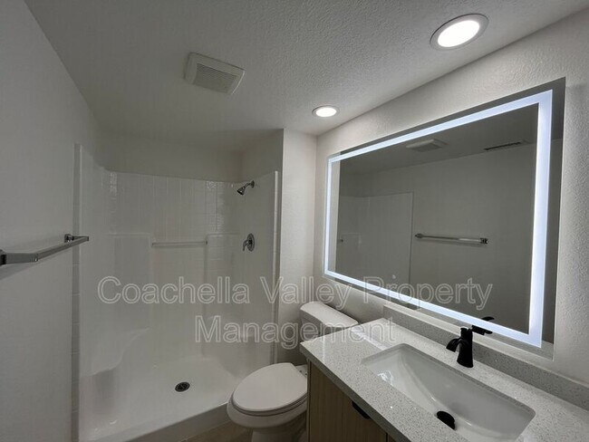 Building Photo - 47675 Azalea St