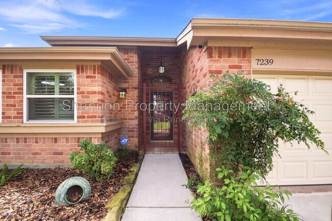 Building Photo - 7239 N Hearthstone Green Dr
