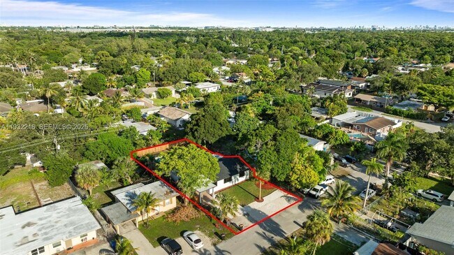 Building Photo - 1516 SW 30th Terrace