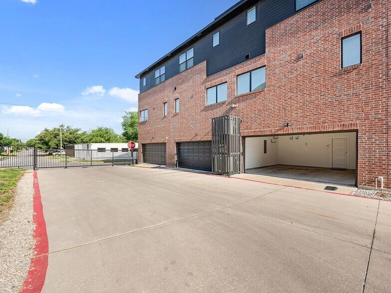 Building Photo - 1733 W Cantey St