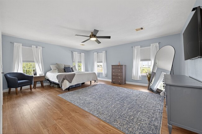 Building Photo - 3329 Oak Dale Way