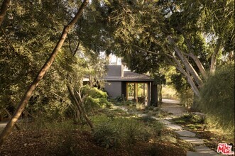 Building Photo - 1338 Glen Oaks Blvd
