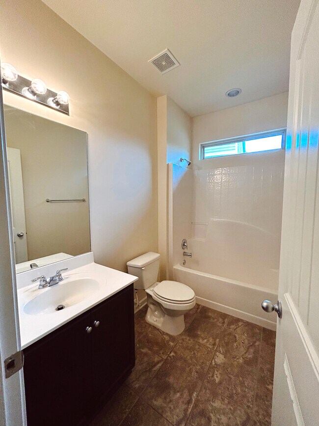 Building Photo - 337 Chesser Loop Rd