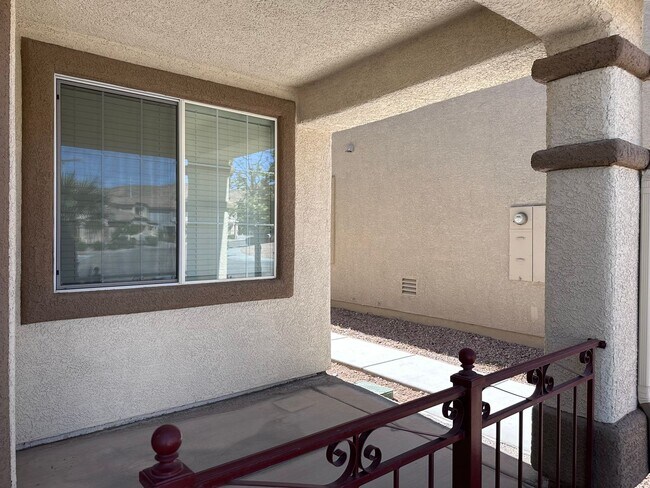 Building Photo - Summerlin Beauty